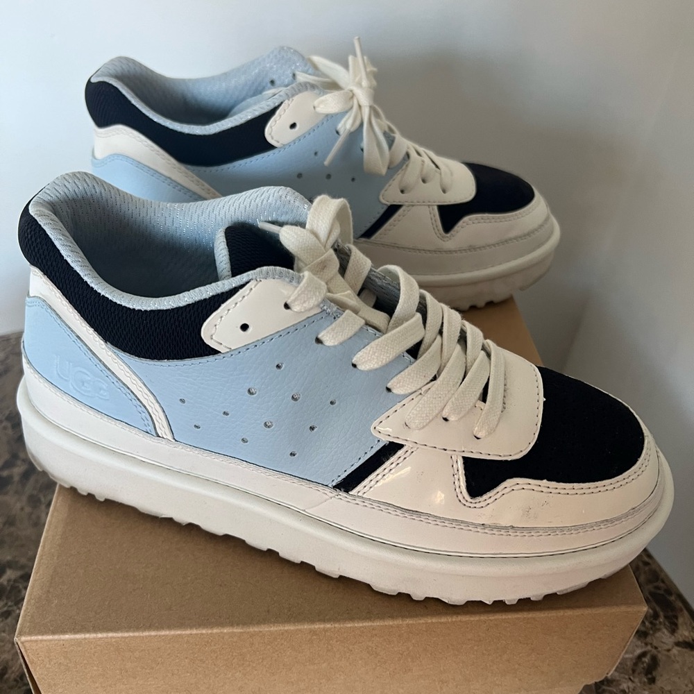 UGG Highland Sneaker in color Fawny Size 8